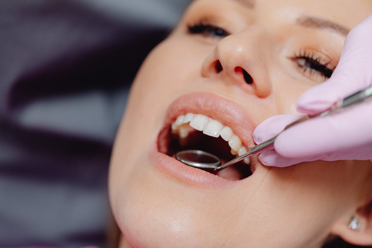 Oral Cancer: Early Signs, Risk Factors and Treatment